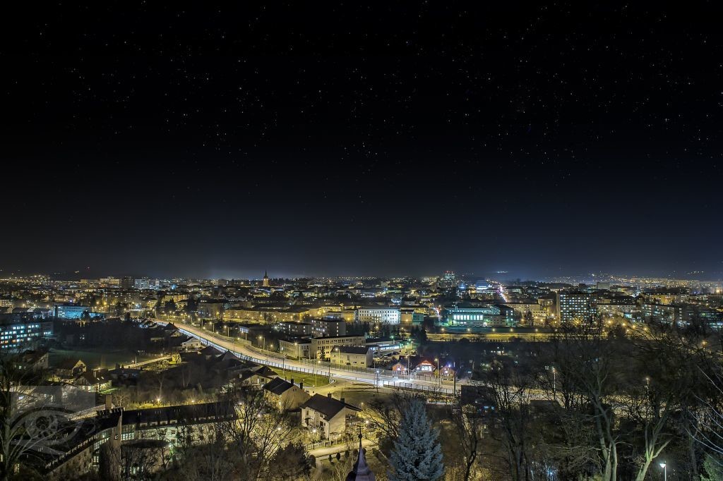  Výhľad z kalvárie na nočný Prešov. Foto: Jano Štovka